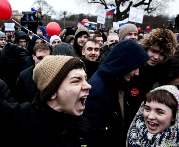 Почему навальная не общается с сыном. Транспарант протеста. Зачем Навальный вернулся в Россию. Почему Навальный бутерброд.
